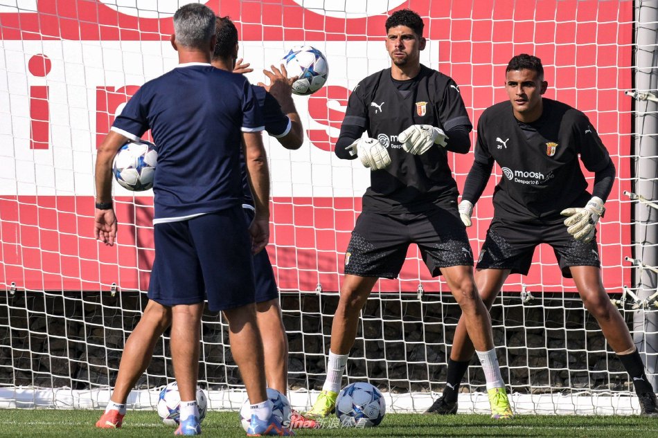 领巴塞罗那 领巴塞罗那