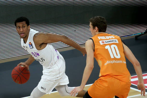 涌现出新的 涌现出新的