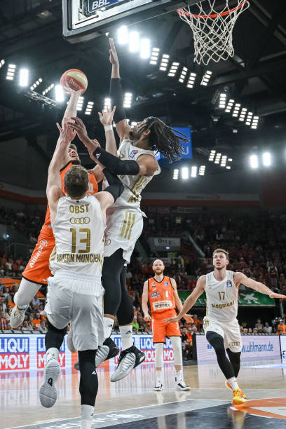 三次问鼎冠 三次问鼎冠