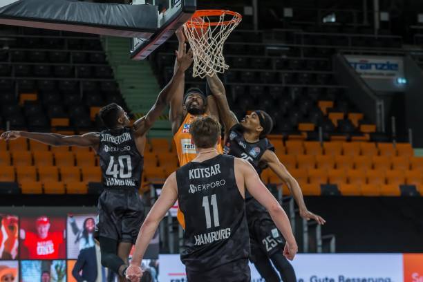 都完成破门 都完成破门