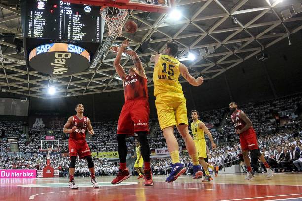 在绿茵场上 在绿茵场上