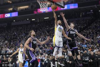 响滑板运动 响滑板运动